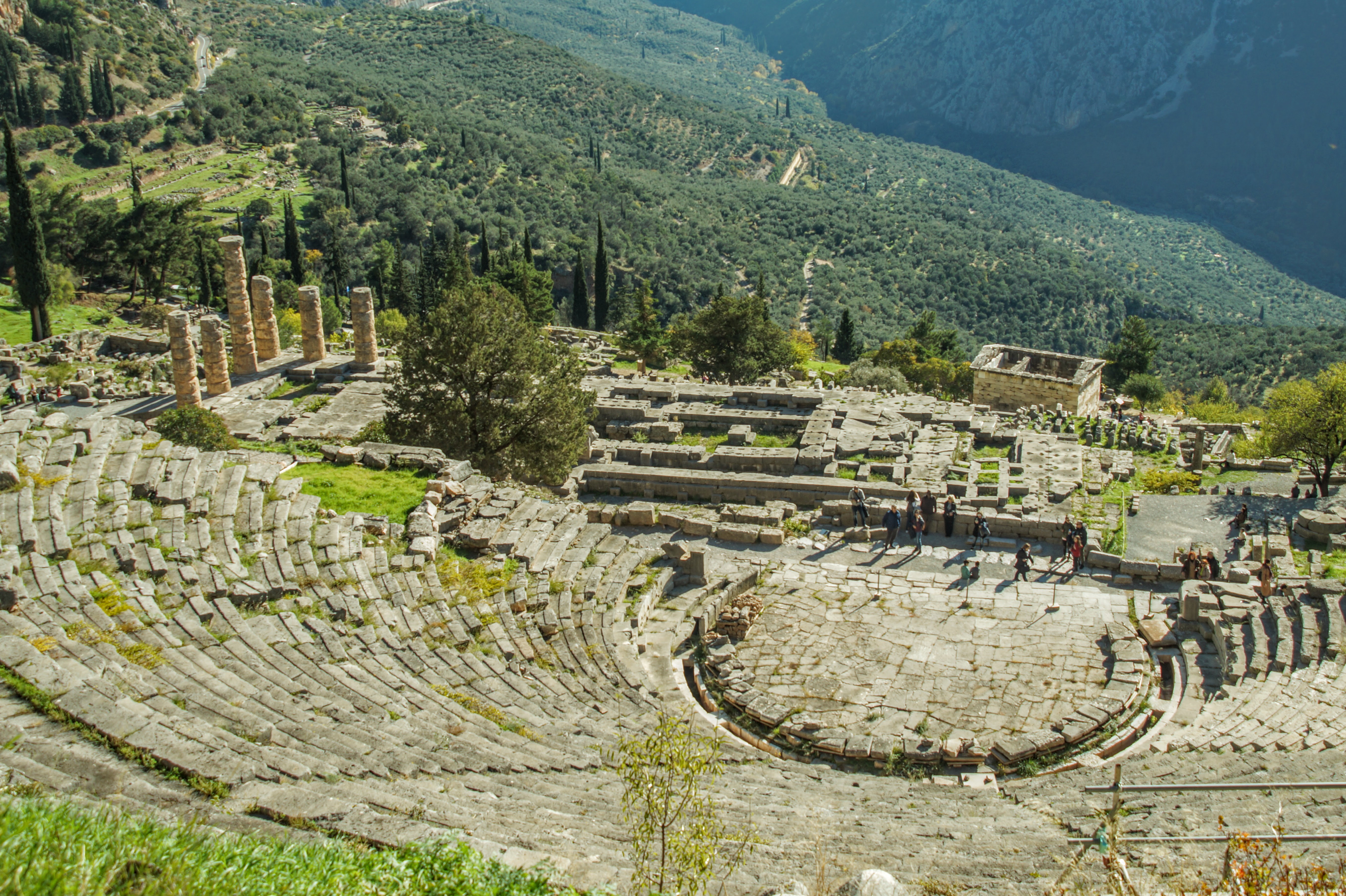 Αρχαίο Θέατρο των Δελφών ( Φωτογραφία Νίκος Πράσσος @paspartou.gr )