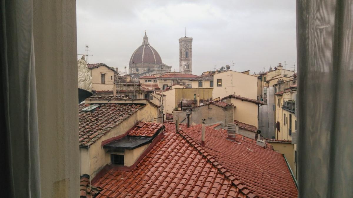 Καθεδρικός Φλωρεντίας (Duomo of Florence) από το παράθυρο. Φωτογραφία Νίκος Πράσσος