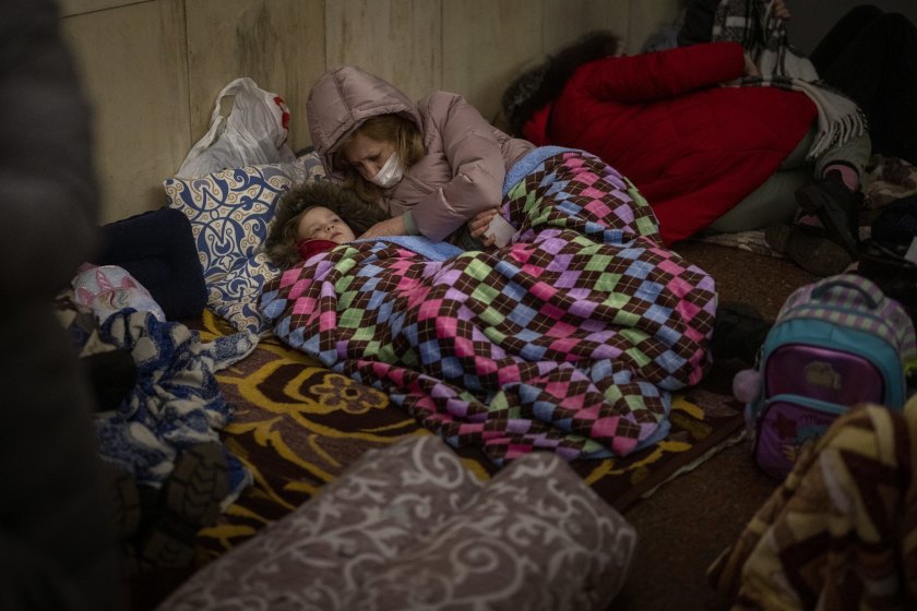 Καταφύγιο στο μετρό του Κιέβου (Φωτογραφία: EMILIO MORENATTI / Associated Press)