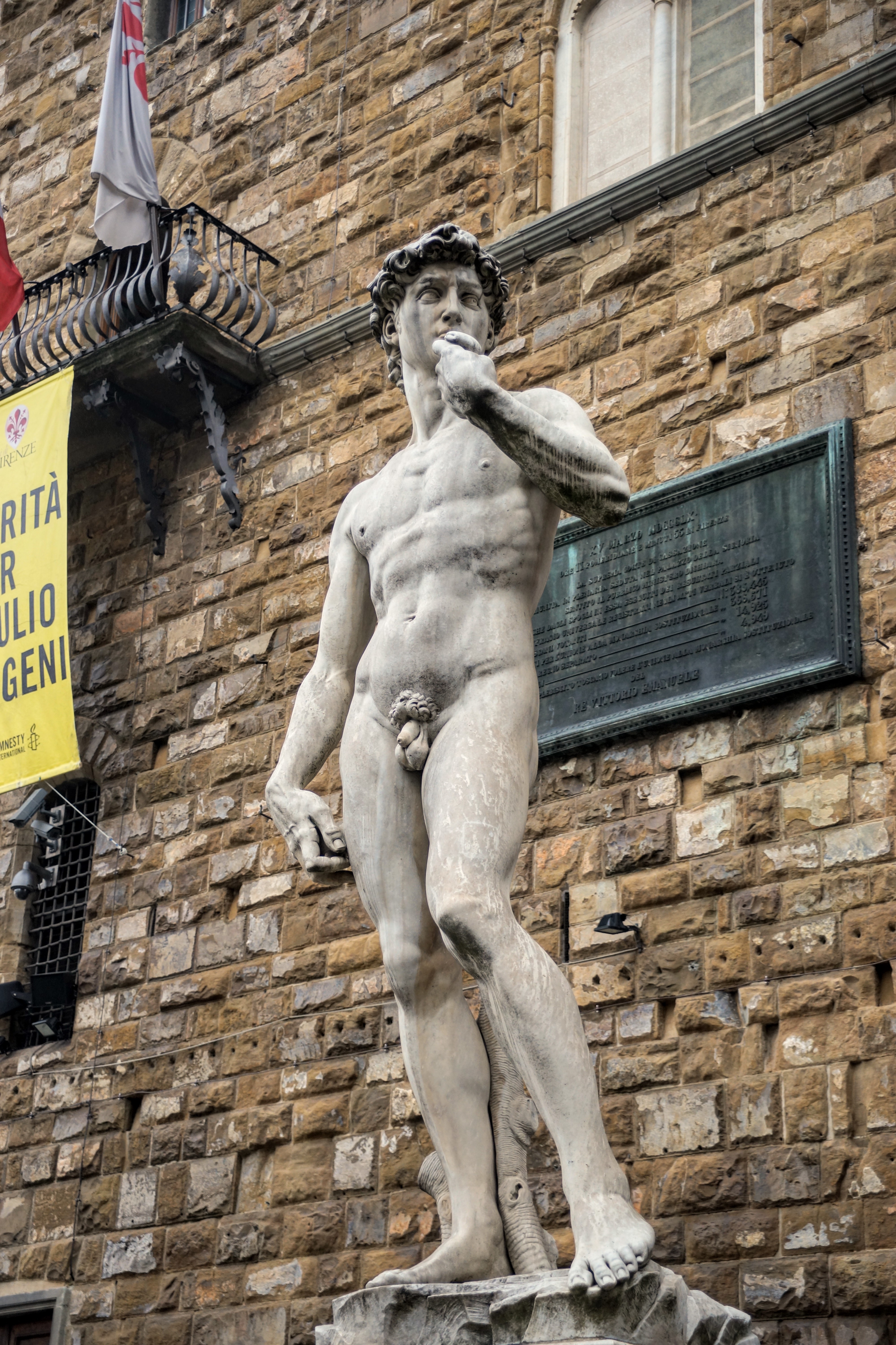 Αντίγραφο του Δαβίδ έξω από το Palazzo Vecchio (φωτογραφία: Νίκος Πράσσος)