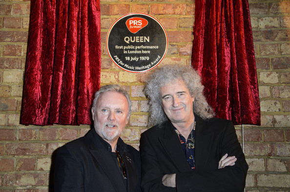 Brian May (δεξιά) και Roger Taylor (αριστερά)