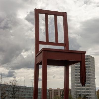 Broken Chair, Daniel Berset