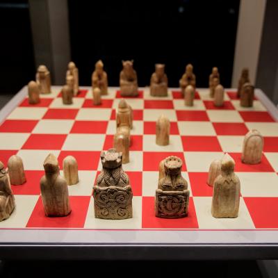 Κομμάτια σκακιού από τη διάσημη συλλογή του νησιού Λιούις. Φωτογραφία Νίκος Πράσσος @paspartou.gr