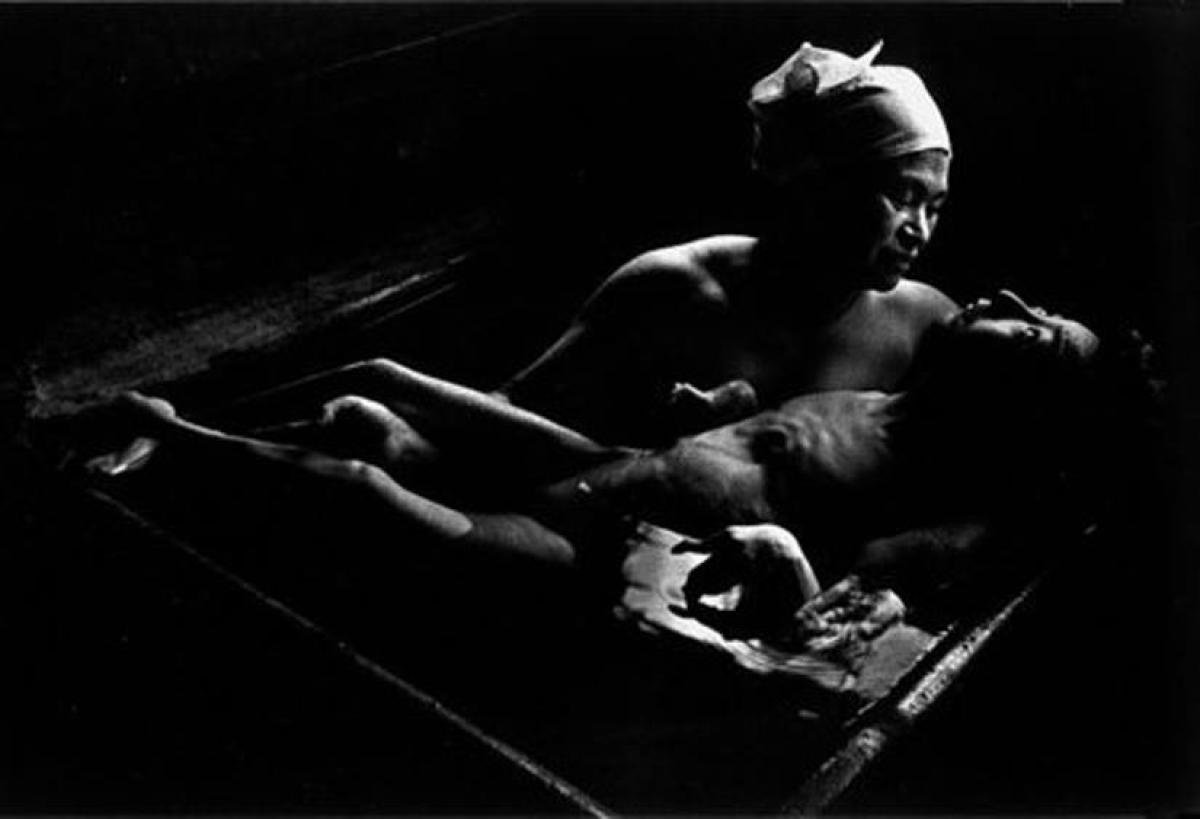 Tomoko Uemura in Her Bath, Eugene Smith