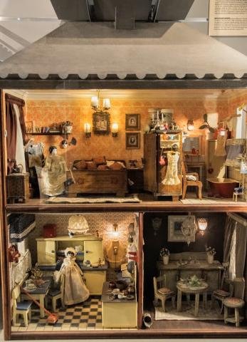 Dollhouse Museum Warsaw Nikos Prassos 4
